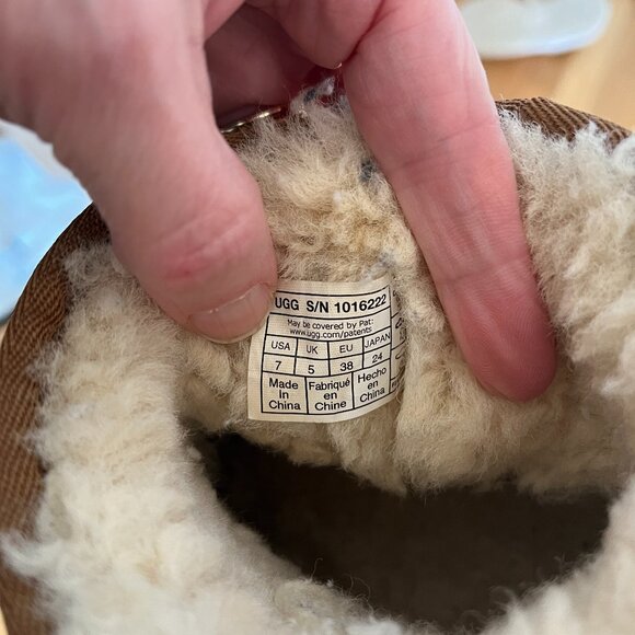 UGG Classic Mini II Genuine Shearling Lined Boot (Women) Size 7 Chestnut Suede - Picture 10 of 11